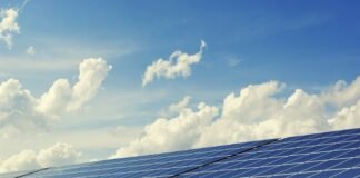 Essential Solar Panel Maintenance Tips for Homeowners solar panel maintenance tips for homeowners